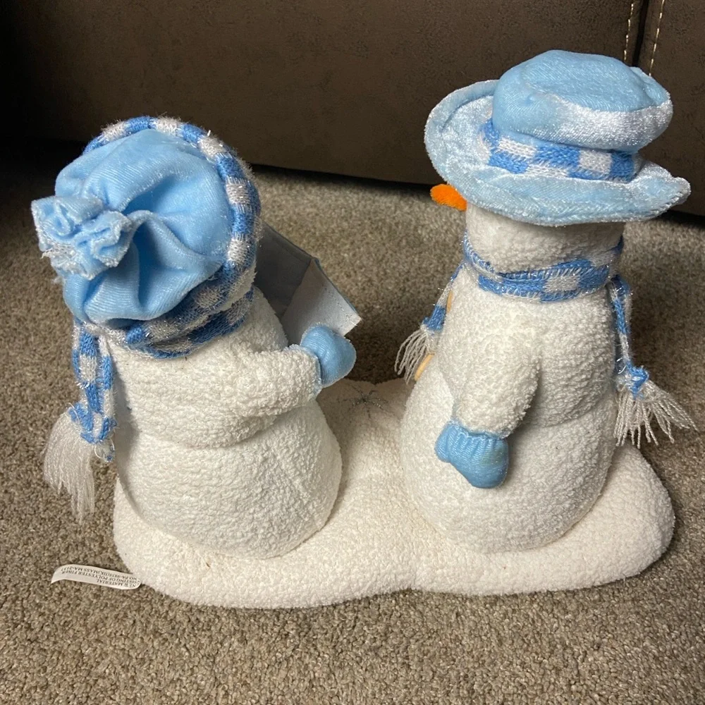 Pan Asian Creations Caroling Snow Couple Snowman w/ Blue Accents *Does NOT Work*